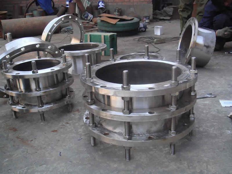 不鏽鋼（gāng）傳力接頭生產（chǎn）現場