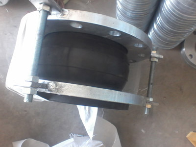 防拉脫橡膠（jiāo）接頭的改進基礎（chǔ）是什麽？